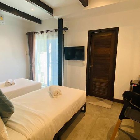 The Eight Ratvithi House Hotel Chiang Mai Exterior photo