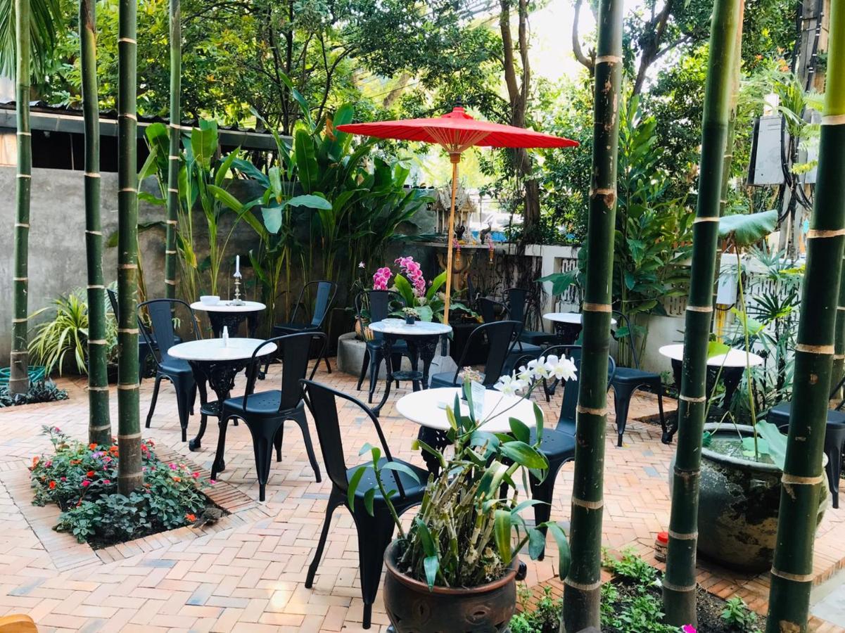 The Eight Ratvithi House Hotel Chiang Mai Exterior photo