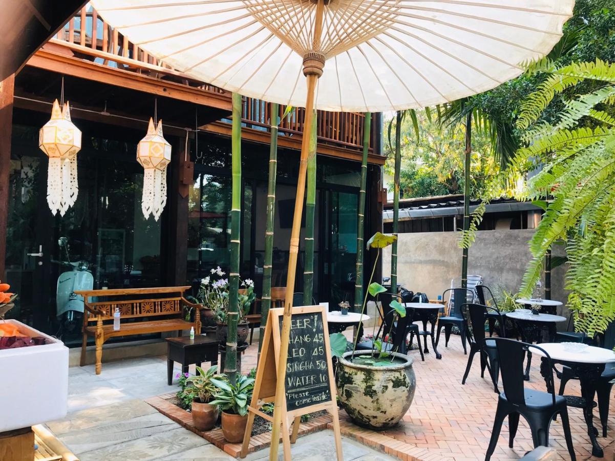 The Eight Ratvithi House Hotel Chiang Mai Exterior photo