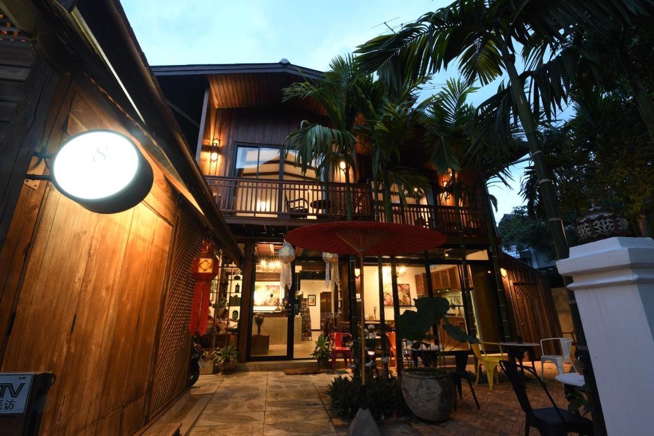 The Eight Ratvithi House Hotel Chiang Mai Exterior photo