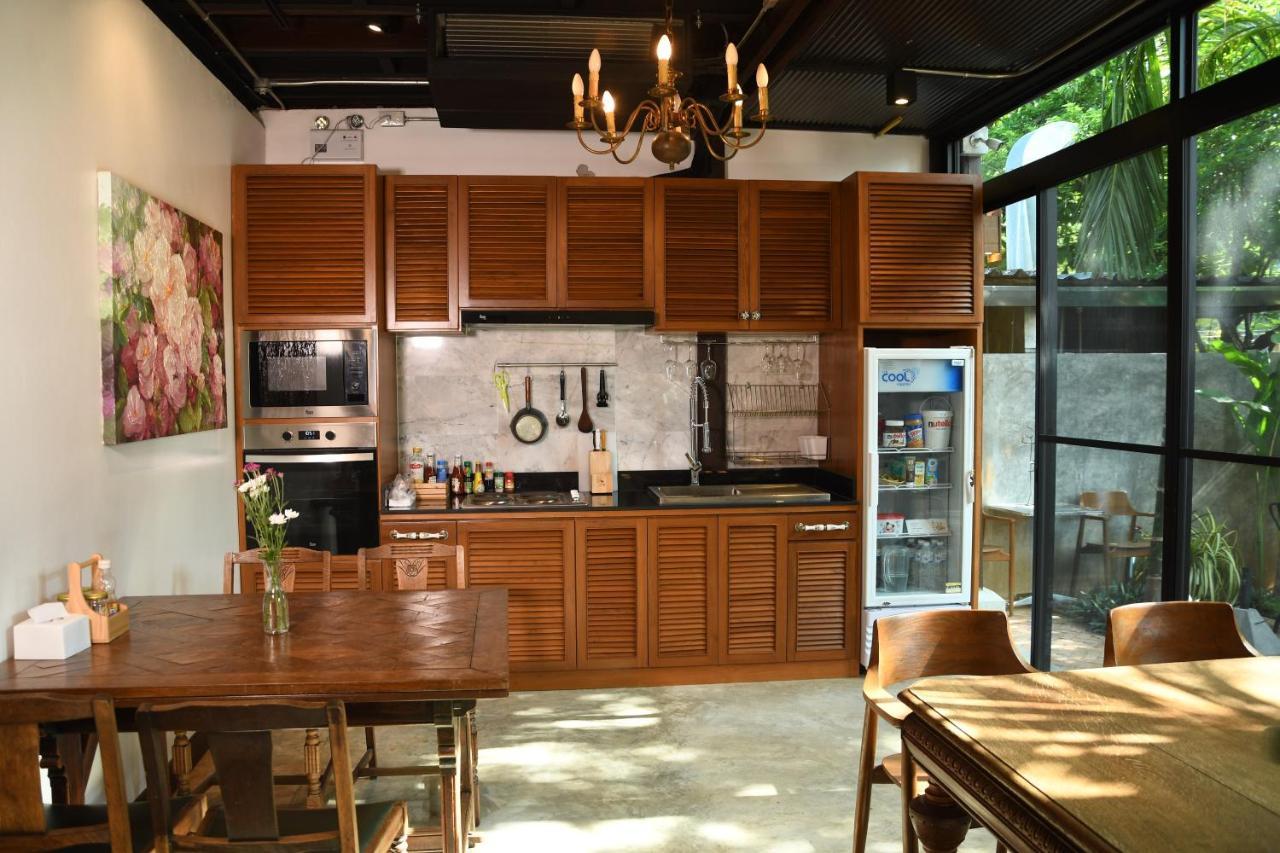 The Eight Ratvithi House Hotel Chiang Mai Exterior photo